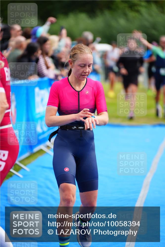 30.08.2026 - Elbe Triathlon Hamburg LAZAROV Photography http://msf.ph/oto/10058394 30.08.2026 11:27:56 Ziel 587, 874, 953, 1065, 1068, 1103 meine-sportfotos.de
