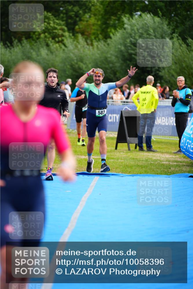 30.08.2026 - Elbe Triathlon Hamburg LAZAROV Photography http://msf.ph/oto/10058396 30.08.2026 11:27:57 Ziel 587, 754, 874, 953, 1065, 1068, 1103 meine-sportfotos.de