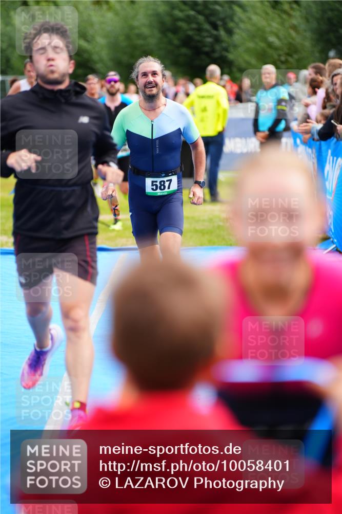 30.08.2026 - Elbe Triathlon Hamburg LAZAROV Photography http://msf.ph/oto/10058401 30.08.2026 11:27:59 Ziel 587, 754, 874, 1065, 1068, 1103 meine-sportfotos.de