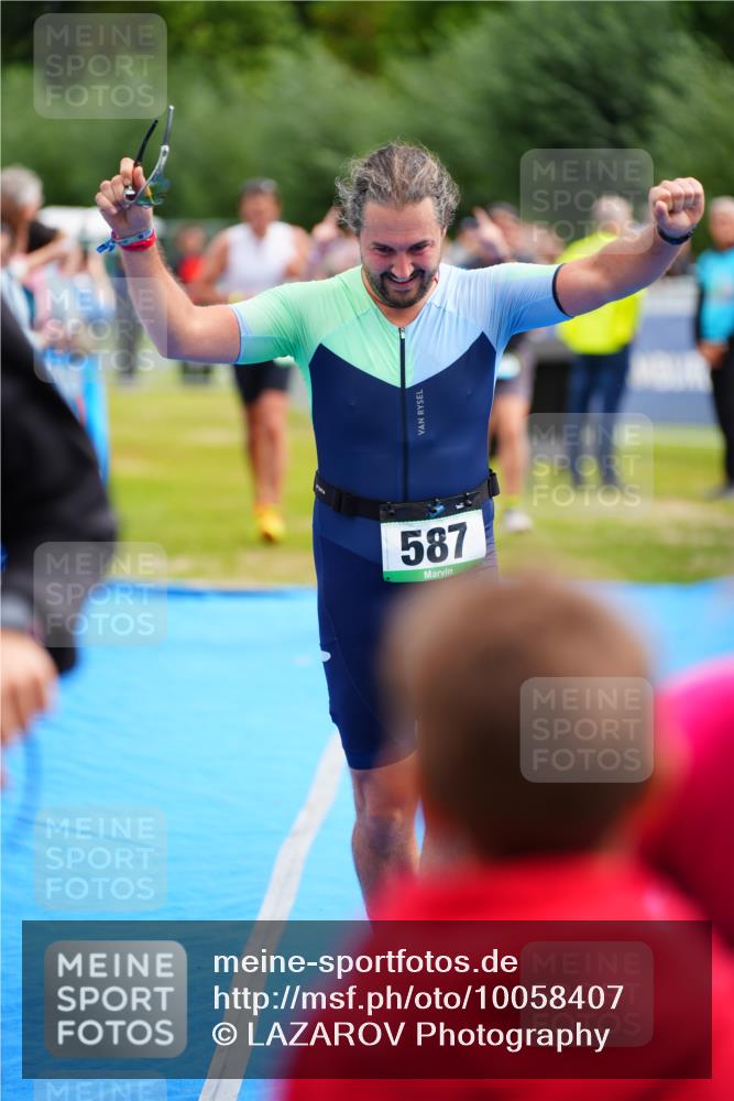 30.08.2026 - Elbe Triathlon Hamburg LAZAROV Photography http://msf.ph/oto/10058407 30.08.2026 11:28:01 Ziel 587, 754, 1065, 1068, 1103 meine-sportfotos.de
