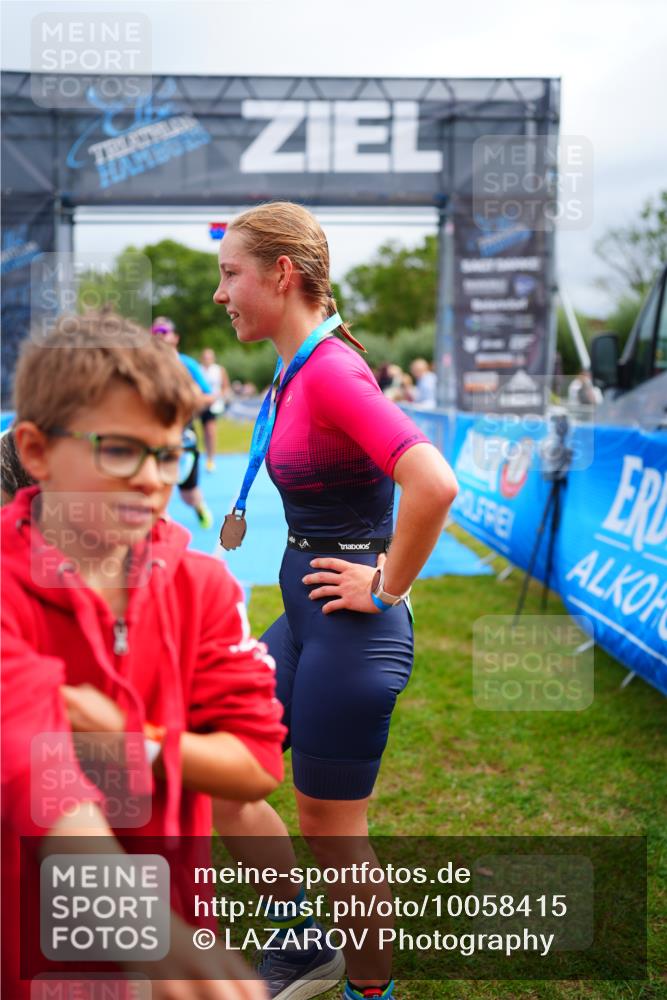 30.08.2026 - Elbe Triathlon Hamburg LAZAROV Photography http://msf.ph/oto/10058415 30.08.2026 11:28:04 Ziel 754, 1068, 1103 meine-sportfotos.de
