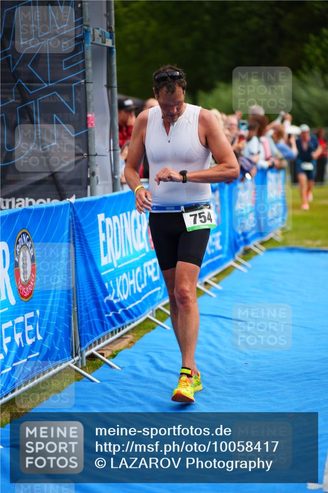 30.08.2026 - Elbe Triathlon Hamburg LAZAROV Photography http://msf.ph/oto/10058417 30.08.2026 11:28:07 Ziel 687, 754, 1103 meine-sportfotos.de