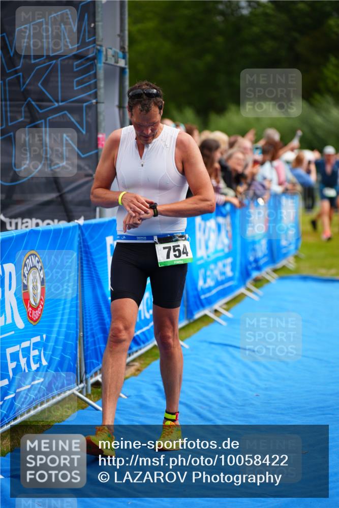 30.08.2026 - Elbe Triathlon Hamburg LAZAROV Photography http://msf.ph/oto/10058422 30.08.2026 11:28:08 Ziel 687, 754 meine-sportfotos.de