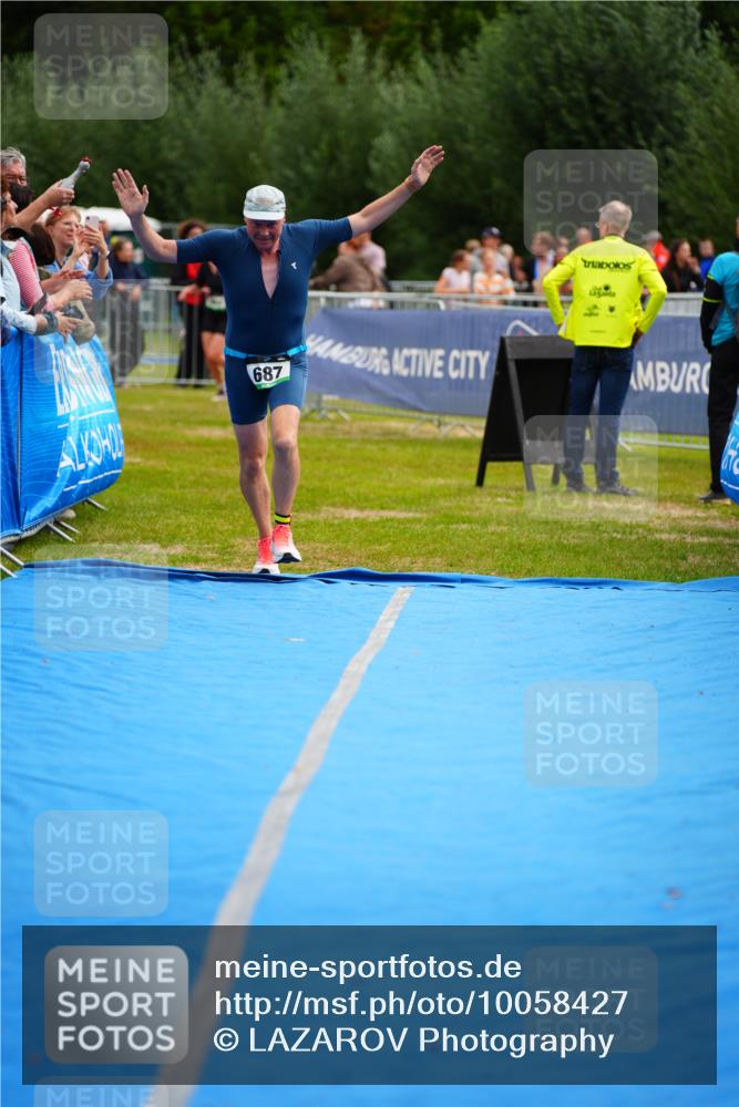 30.08.2026 - Elbe Triathlon Hamburg LAZAROV Photography http://msf.ph/oto/10058427 30.08.2026 11:28:11 Ziel 687 meine-sportfotos.de
