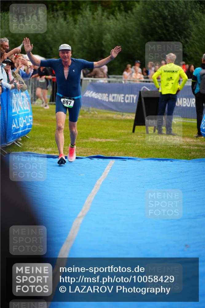 30.08.2026 - Elbe Triathlon Hamburg LAZAROV Photography http://msf.ph/oto/10058429 30.08.2026 11:28:12 Ziel 687 meine-sportfotos.de