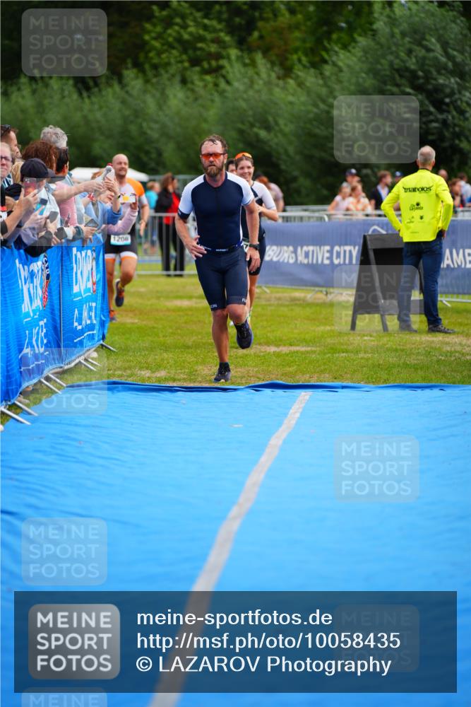 30.08.2026 - Elbe Triathlon Hamburg LAZAROV Photography http://msf.ph/oto/10058435 30.08.2026 11:28:27 Ziel 715, 872, 1206, 1233 meine-sportfotos.de