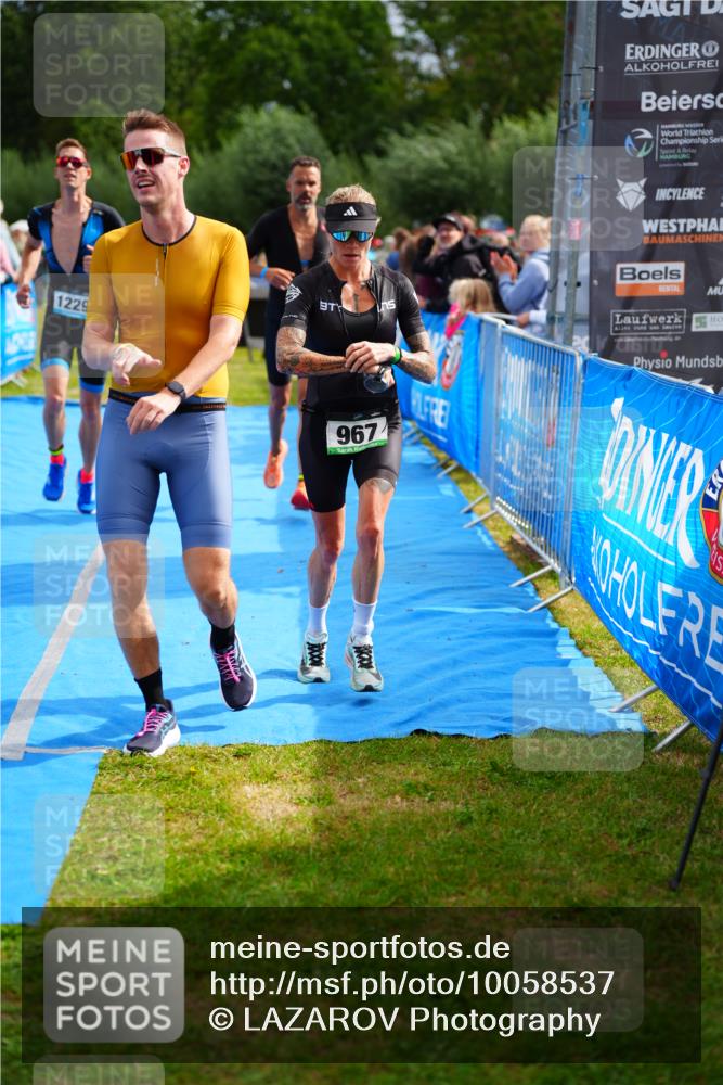 30.08.2026 - Elbe Triathlon Hamburg LAZAROV Photography http://msf.ph/oto/10058537 30.08.2026 11:29:04 Ziel 967, 1033, 1151, 1229, 1322 meine-sportfotos.de