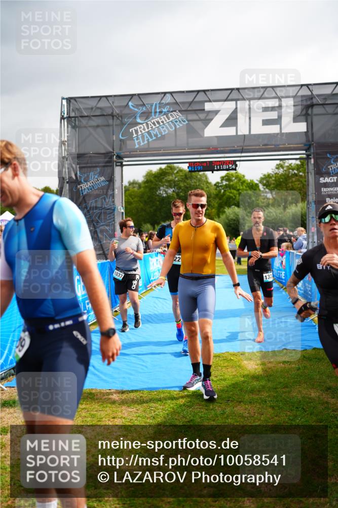 30.08.2026 - Elbe Triathlon Hamburg LAZAROV Photography http://msf.ph/oto/10058541 30.08.2026 11:29:05 Ziel 967, 1033, 1151, 1229, 1322 meine-sportfotos.de