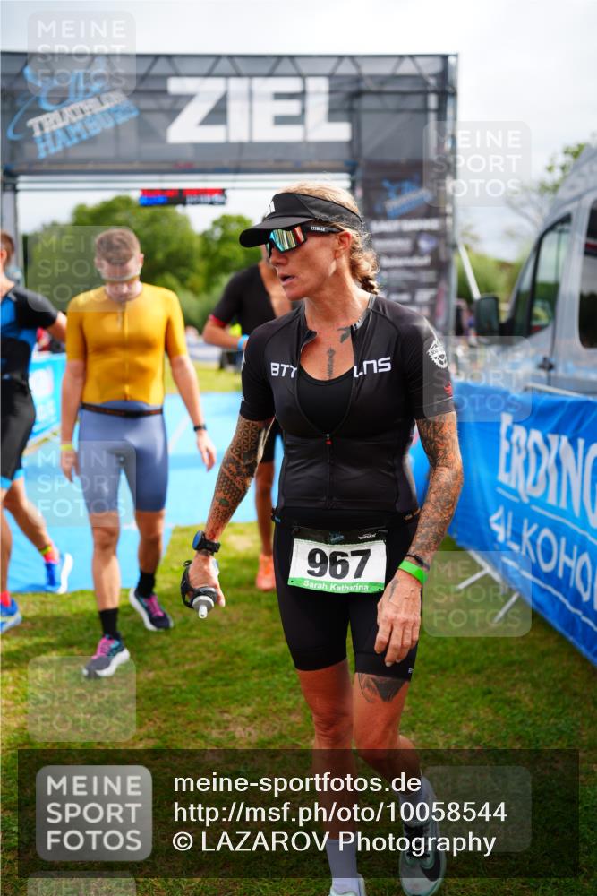 30.08.2026 - Elbe Triathlon Hamburg LAZAROV Photography http://msf.ph/oto/10058544 30.08.2026 11:29:06 Ziel 967, 1033, 1151, 1229, 1322 meine-sportfotos.de