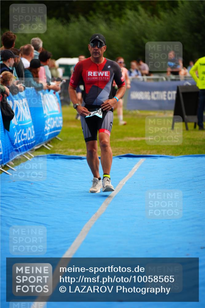 30.08.2026 - Elbe Triathlon Hamburg LAZAROV Photography http://msf.ph/oto/10058565 30.08.2026 11:29:20 Ziel 648, 799, 1280 meine-sportfotos.de