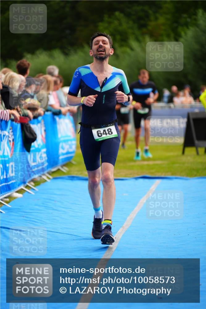 30.08.2026 - Elbe Triathlon Hamburg LAZAROV Photography http://msf.ph/oto/10058573 30.08.2026 11:29:27 Ziel 648, 749, 1078, 1183 meine-sportfotos.de