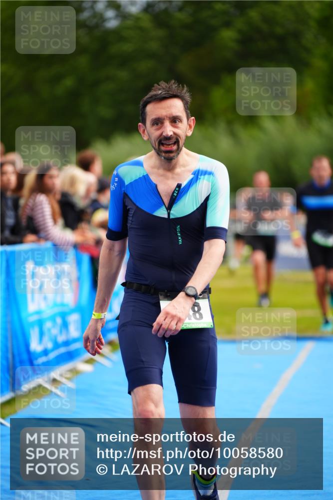 30.08.2026 - Elbe Triathlon Hamburg LAZAROV Photography http://msf.ph/oto/10058580 30.08.2026 11:29:28 Ziel 648, 749, 1078, 1183 meine-sportfotos.de