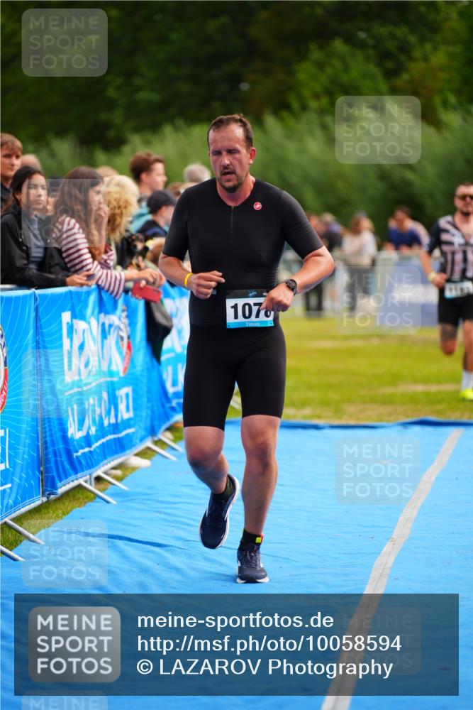 30.08.2026 - Elbe Triathlon Hamburg LAZAROV Photography http://msf.ph/oto/10058594 30.08.2026 11:29:32 Ziel 749, 1078, 1183 meine-sportfotos.de
