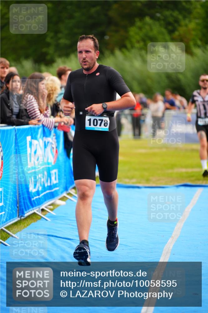 30.08.2026 - Elbe Triathlon Hamburg LAZAROV Photography http://msf.ph/oto/10058595 30.08.2026 11:29:32 Ziel 749, 1078, 1183 meine-sportfotos.de