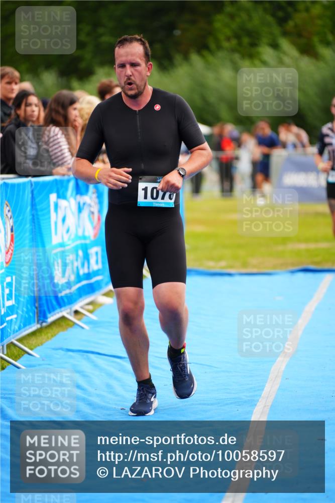 30.08.2026 - Elbe Triathlon Hamburg LAZAROV Photography http://msf.ph/oto/10058597 30.08.2026 11:29:33 Ziel 749, 1078, 1183 meine-sportfotos.de