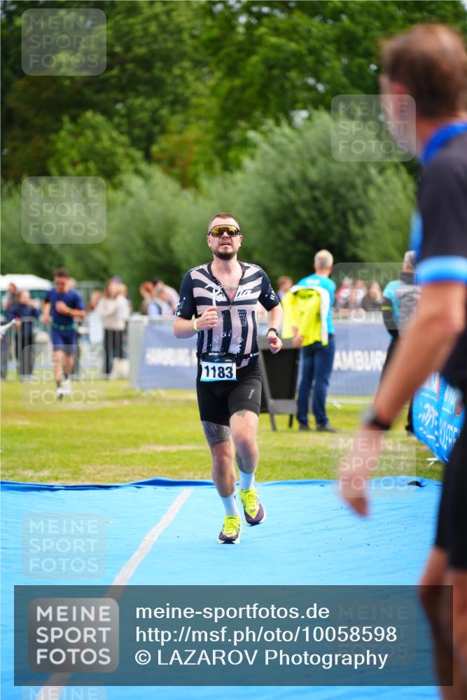 30.08.2026 - Elbe Triathlon Hamburg LAZAROV Photography http://msf.ph/oto/10058598 30.08.2026 11:29:34 Ziel 749, 1078, 1183 meine-sportfotos.de