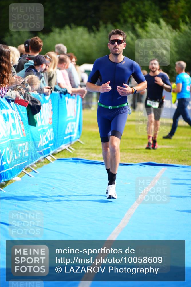 30.08.2026 - Elbe Triathlon Hamburg LAZAROV Photography http://msf.ph/oto/10058609 30.08.2026 11:29:43 Ziel 635, 659 meine-sportfotos.de