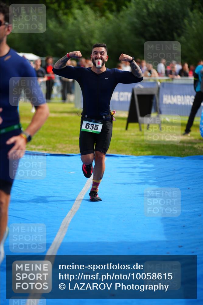 30.08.2026 - Elbe Triathlon Hamburg LAZAROV Photography http://msf.ph/oto/10058615 30.08.2026 11:29:46 Ziel 635, 659, 880 meine-sportfotos.de