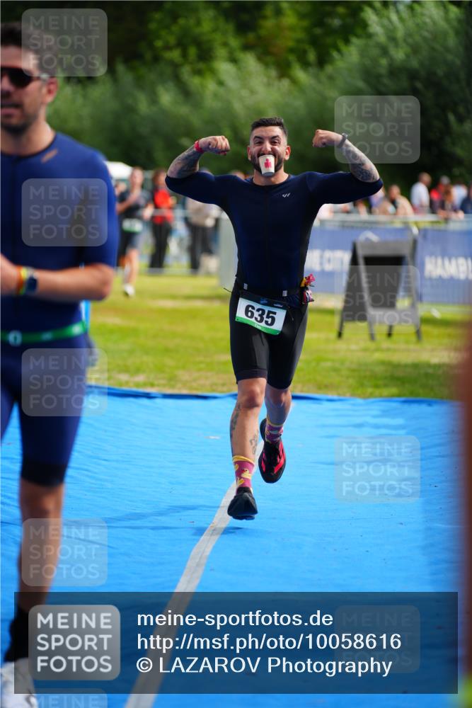 30.08.2026 - Elbe Triathlon Hamburg LAZAROV Photography http://msf.ph/oto/10058616 30.08.2026 11:29:46 Ziel 635, 659, 880 meine-sportfotos.de