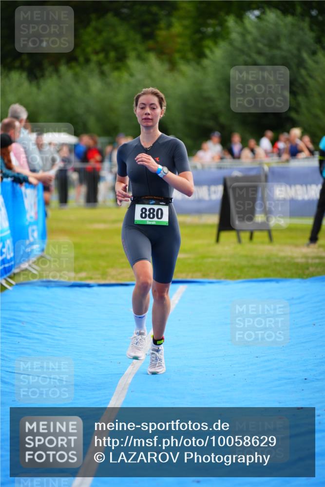 30.08.2026 - Elbe Triathlon Hamburg LAZAROV Photography http://msf.ph/oto/10058629 30.08.2026 11:29:52 Ziel 880, 1092 meine-sportfotos.de