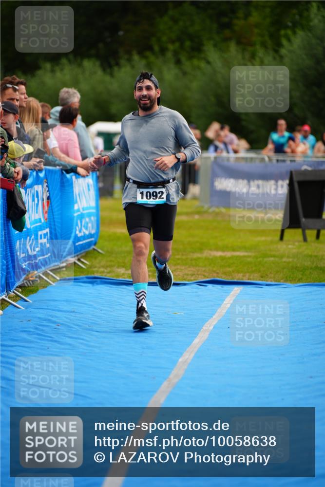 30.08.2026 - Elbe Triathlon Hamburg LAZAROV Photography http://msf.ph/oto/10058638 30.08.2026 11:29:58 Ziel 1092 meine-sportfotos.de