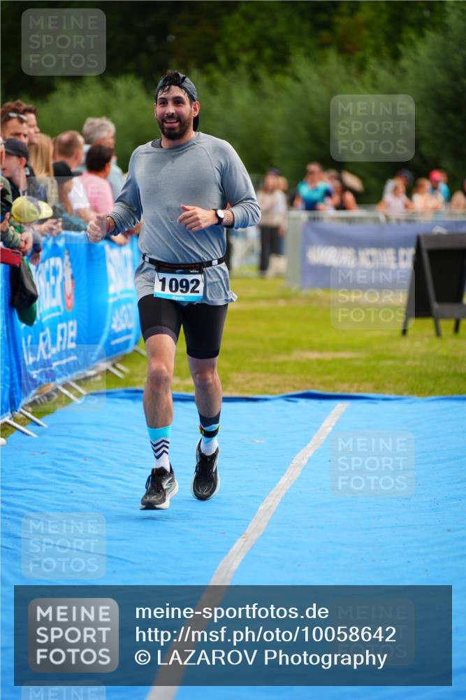 30.08.2026 - Elbe Triathlon Hamburg LAZAROV Photography http://msf.ph/oto/10058642 30.08.2026 11:29:59 Ziel 1092, 1193 meine-sportfotos.de