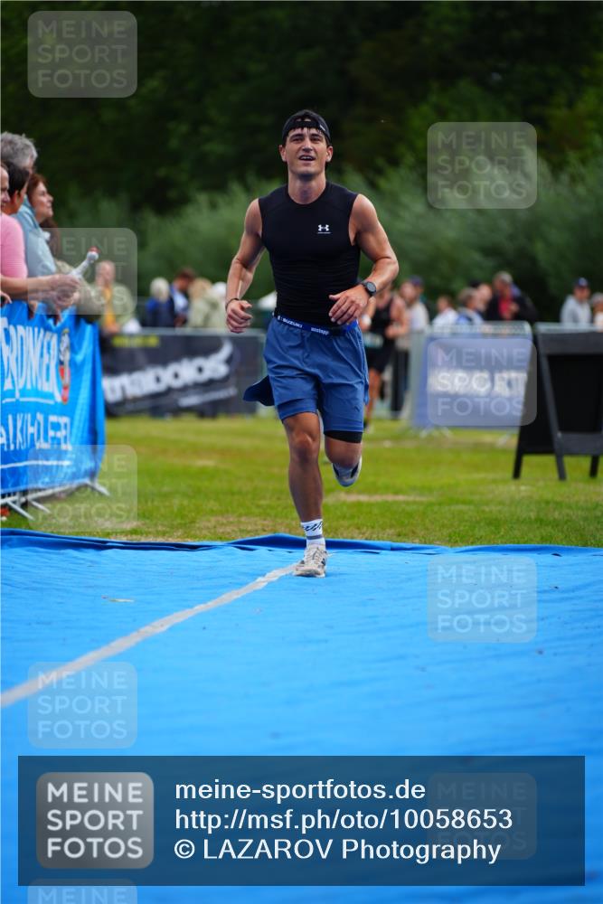 30.08.2026 - Elbe Triathlon Hamburg LAZAROV Photography http://msf.ph/oto/10058653 30.08.2026 11:30:11 Ziel 798, 1081, 1193, 1285 meine-sportfotos.de