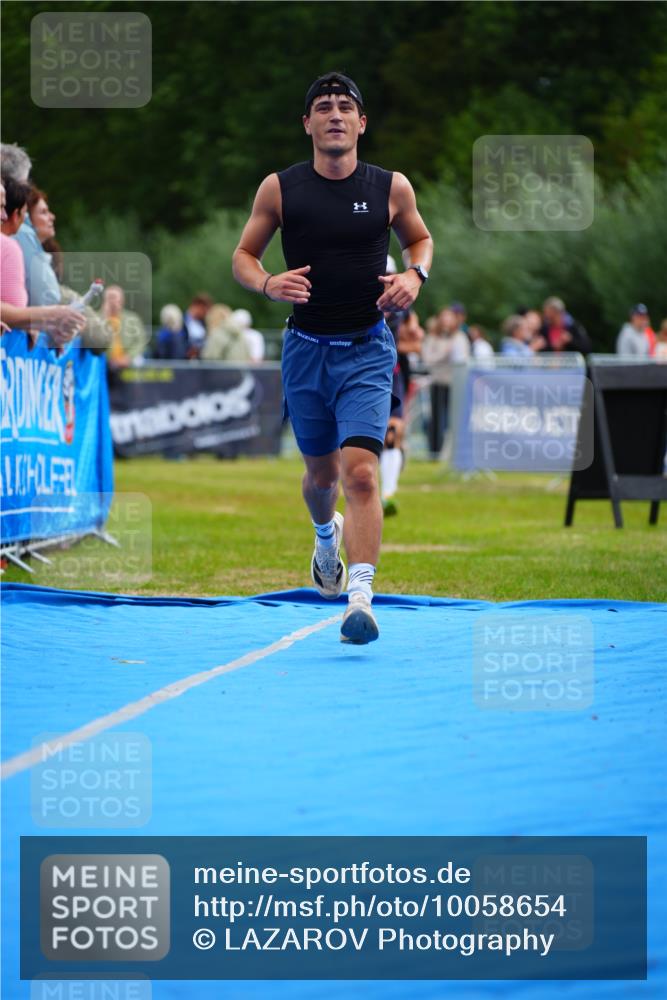30.08.2026 - Elbe Triathlon Hamburg LAZAROV Photography http://msf.ph/oto/10058654 30.08.2026 11:30:11 Ziel 798, 1081, 1193, 1285 meine-sportfotos.de