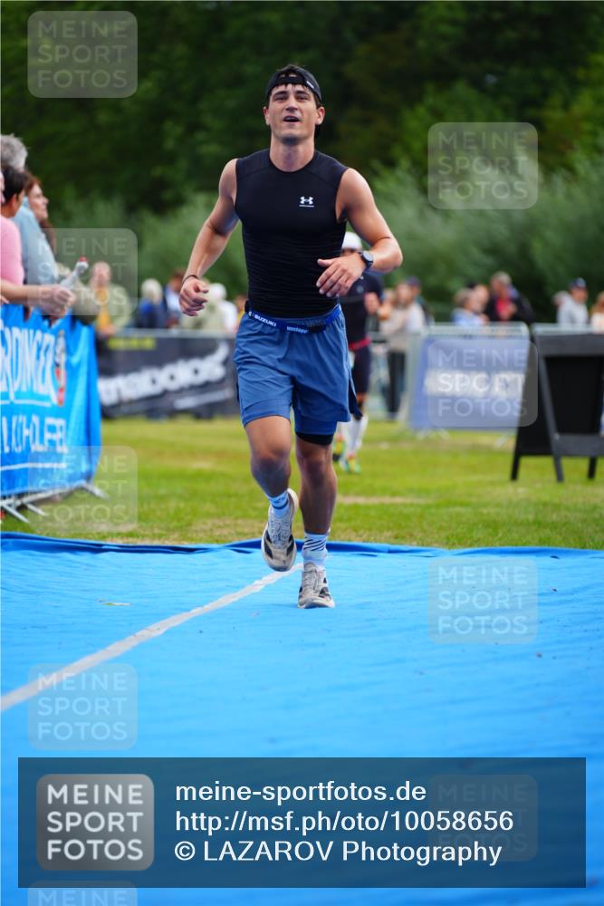 30.08.2026 - Elbe Triathlon Hamburg LAZAROV Photography http://msf.ph/oto/10058656 30.08.2026 11:30:11 Ziel 798, 1081, 1193, 1285 meine-sportfotos.de