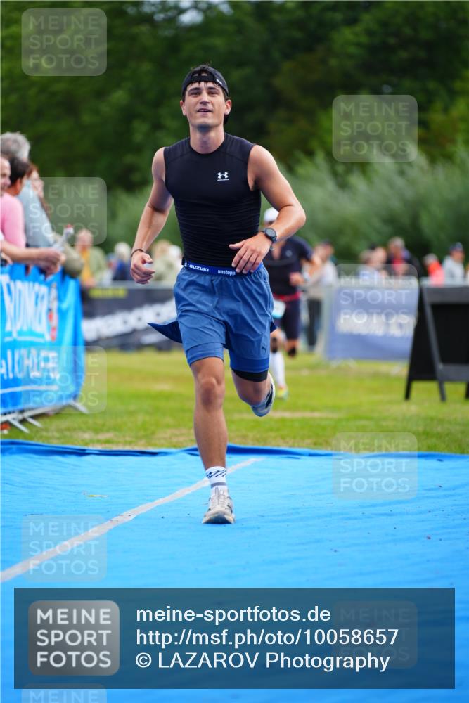 30.08.2026 - Elbe Triathlon Hamburg LAZAROV Photography http://msf.ph/oto/10058657 30.08.2026 11:30:11 Ziel 798, 1081, 1193, 1285 meine-sportfotos.de