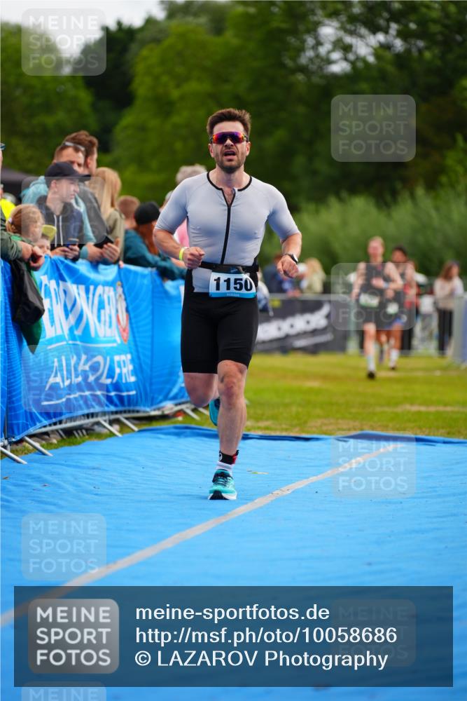 30.08.2026 - Elbe Triathlon Hamburg LAZAROV Photography http://msf.ph/oto/10058686 30.08.2026 11:30:32 Ziel 646, 714, 827, 1150 meine-sportfotos.de
