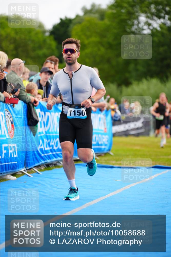 30.08.2026 - Elbe Triathlon Hamburg LAZAROV Photography http://msf.ph/oto/10058688 30.08.2026 11:30:32 Ziel 646, 714, 827, 1150 meine-sportfotos.de