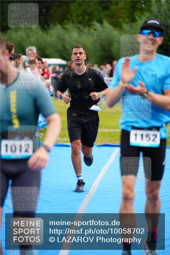 30.08.2026 - Elbe Triathlon Hamburg LAZAROV Photography http://msf.ph/oto/10058702 30.08.2026 11:30:46 Ziel 968, 1012, 1152 meine-sportfotos.de