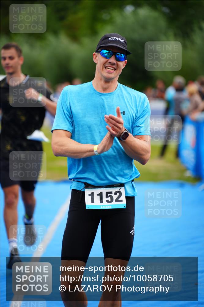 30.08.2026 - Elbe Triathlon Hamburg LAZAROV Photography http://msf.ph/oto/10058705 30.08.2026 11:30:47 Ziel 968, 1012, 1152 meine-sportfotos.de