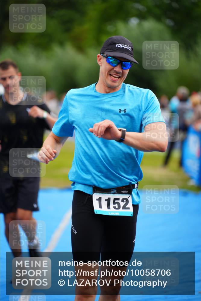 30.08.2026 - Elbe Triathlon Hamburg LAZAROV Photography http://msf.ph/oto/10058706 30.08.2026 11:30:47 Ziel 968, 1012, 1152 meine-sportfotos.de