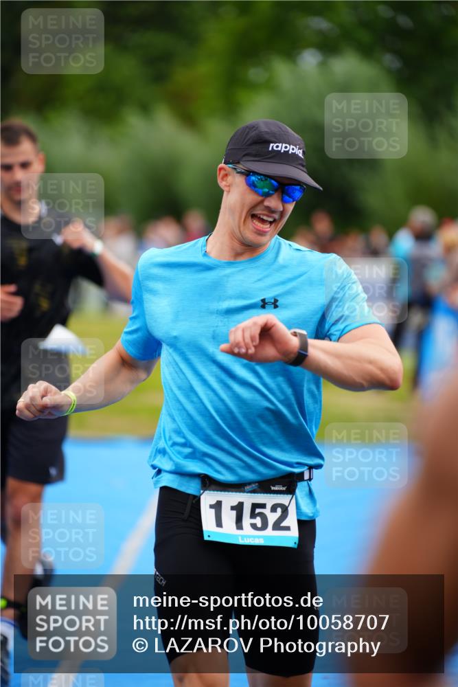 30.08.2026 - Elbe Triathlon Hamburg LAZAROV Photography http://msf.ph/oto/10058707 30.08.2026 11:30:47 Ziel 968, 1012, 1152 meine-sportfotos.de