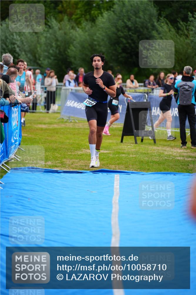 30.08.2026 - Elbe Triathlon Hamburg LAZAROV Photography http://msf.ph/oto/10058710 30.08.2026 11:30:56 Ziel 1018, 1306, 1442 meine-sportfotos.de
