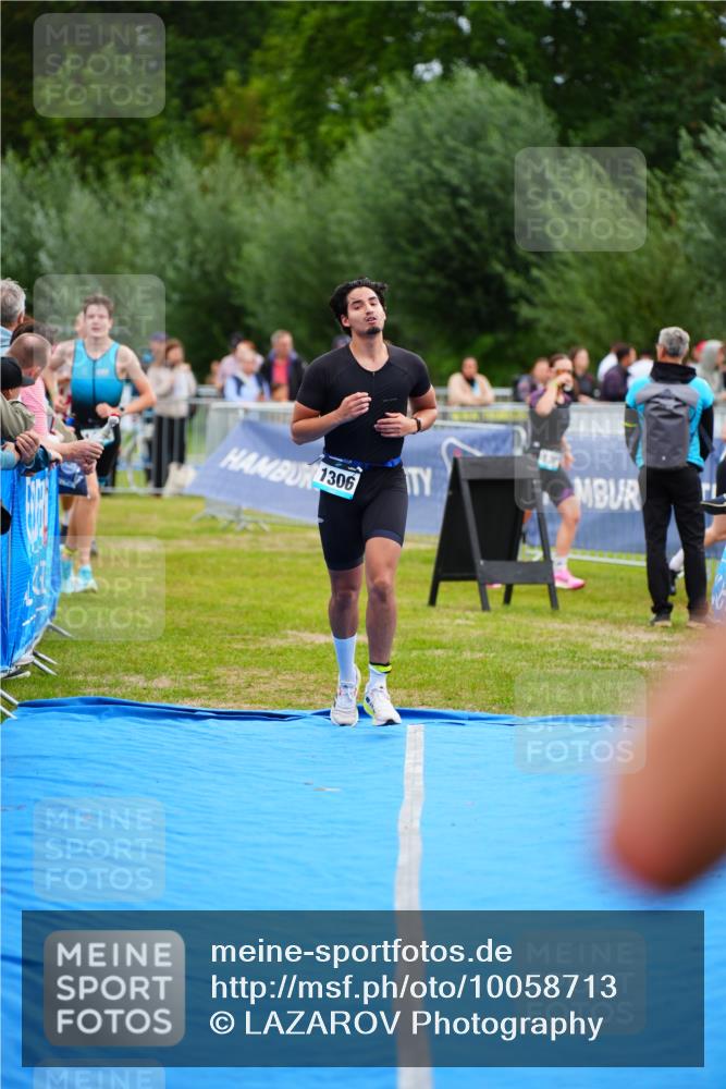 30.08.2026 - Elbe Triathlon Hamburg LAZAROV Photography http://msf.ph/oto/10058713 30.08.2026 11:30:56 Ziel 1018, 1306, 1442 meine-sportfotos.de