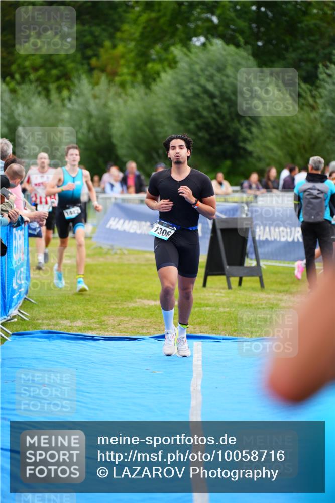 30.08.2026 - Elbe Triathlon Hamburg LAZAROV Photography http://msf.ph/oto/10058716 30.08.2026 11:30:56 Ziel 1018, 1306, 1442 meine-sportfotos.de