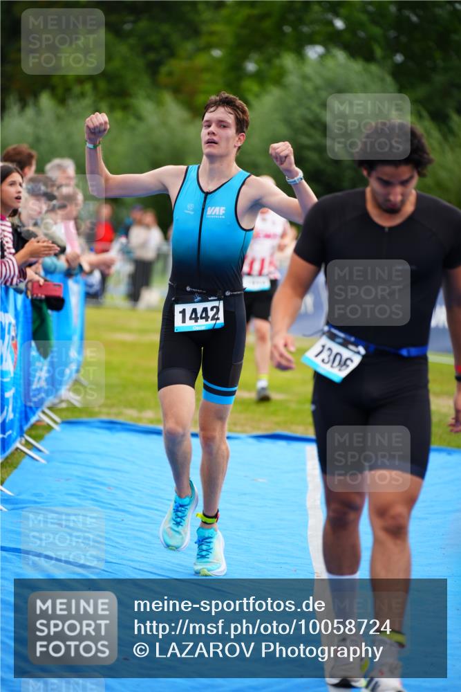 30.08.2026 - Elbe Triathlon Hamburg LAZAROV Photography http://msf.ph/oto/10058724 30.08.2026 11:31:00 Ziel 1018, 1306, 1442 meine-sportfotos.de