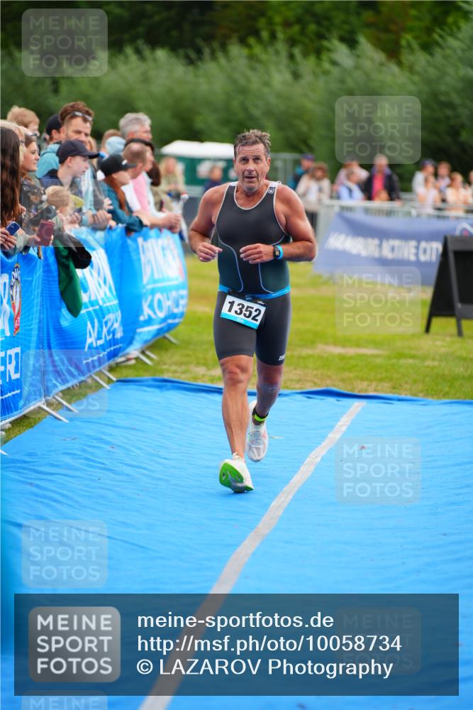 30.08.2026 - Elbe Triathlon Hamburg LAZAROV Photography http://msf.ph/oto/10058734 30.08.2026 11:31:13 Ziel 1352 meine-sportfotos.de