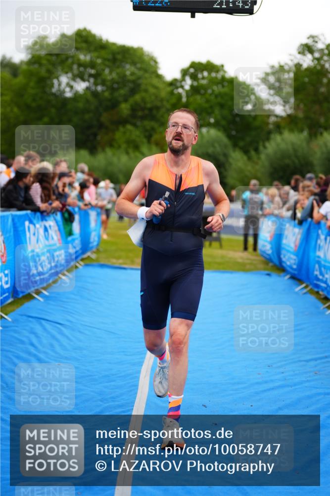 30.08.2026 - Elbe Triathlon Hamburg LAZAROV Photography http://msf.ph/oto/10058747 30.08.2026 11:31:42 Ziel 881, 1228 meine-sportfotos.de