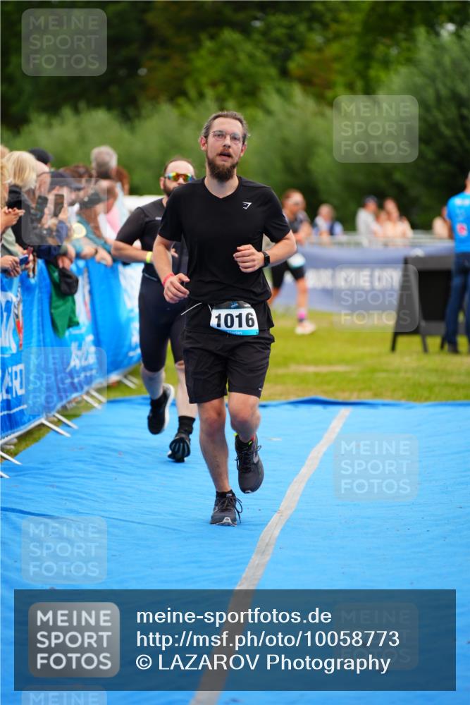 30.08.2026 - Elbe Triathlon Hamburg LAZAROV Photography http://msf.ph/oto/10058773 30.08.2026 11:32:01 Ziel 662, 1016, 1062 meine-sportfotos.de