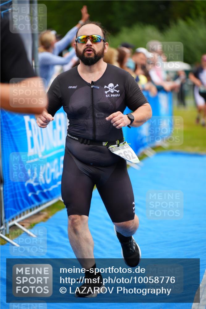 30.08.2026 - Elbe Triathlon Hamburg LAZAROV Photography http://msf.ph/oto/10058776 30.08.2026 11:32:03 Ziel 662, 1016, 1062 meine-sportfotos.de