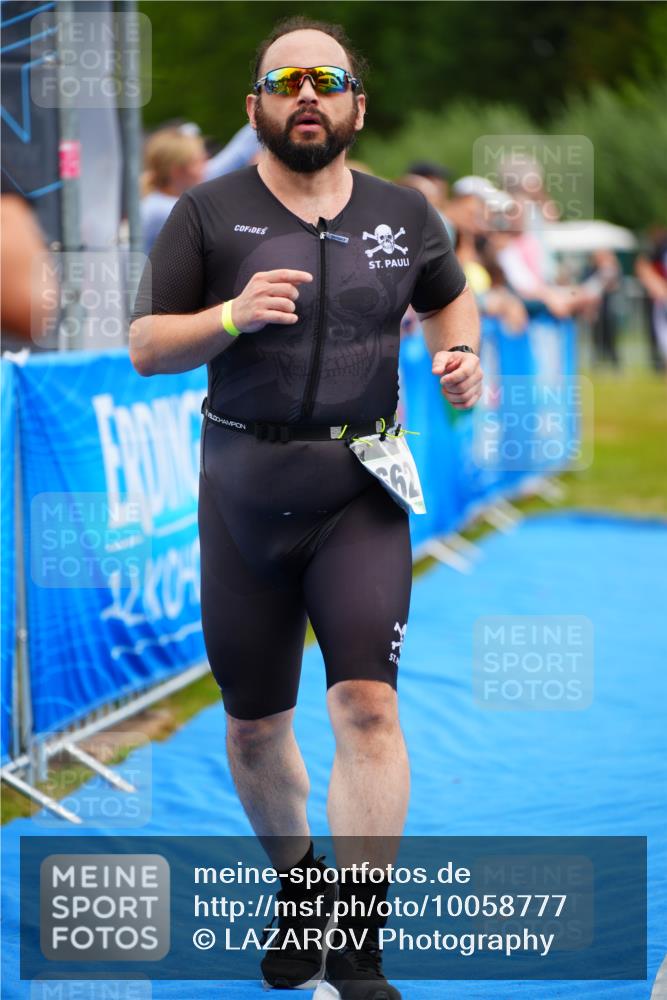30.08.2026 - Elbe Triathlon Hamburg LAZAROV Photography http://msf.ph/oto/10058777 30.08.2026 11:32:04 Ziel 662, 1016, 1062 meine-sportfotos.de