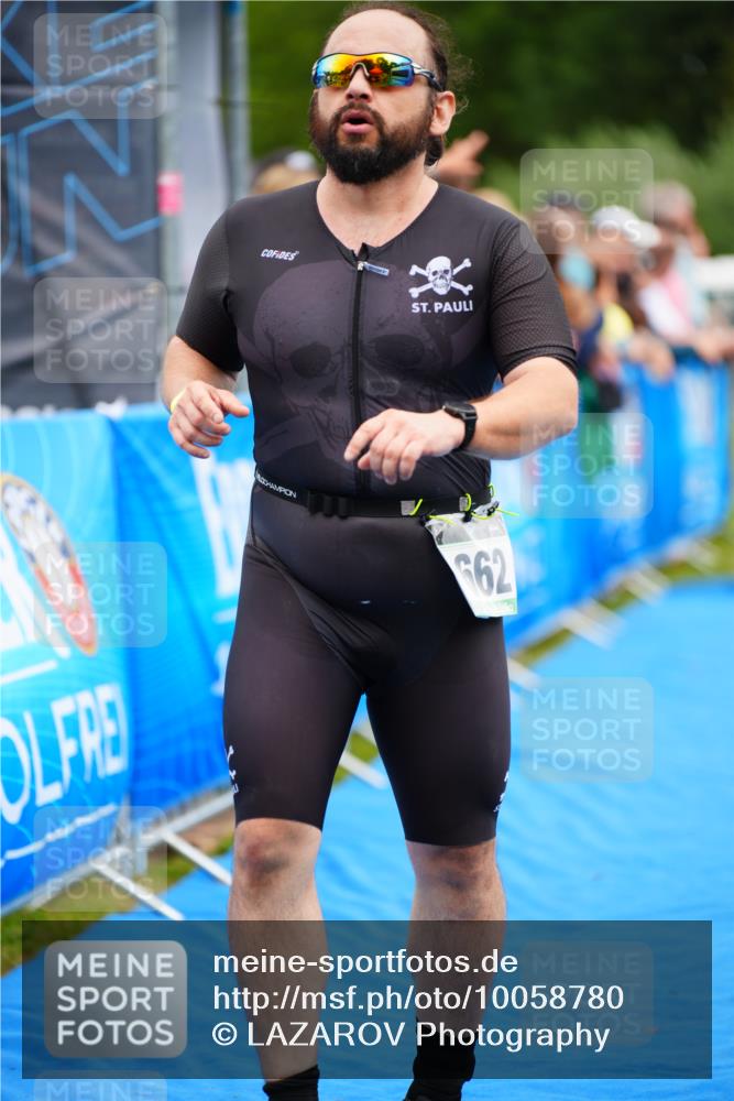 30.08.2026 - Elbe Triathlon Hamburg LAZAROV Photography http://msf.ph/oto/10058780 30.08.2026 11:32:04 Ziel 662, 1016, 1062 meine-sportfotos.de