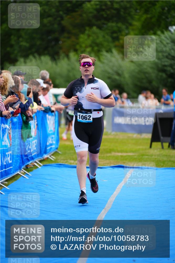 30.08.2026 - Elbe Triathlon Hamburg LAZAROV Photography http://msf.ph/oto/10058783 30.08.2026 11:32:09 Ziel 729, 1026, 1062, 1170 meine-sportfotos.de