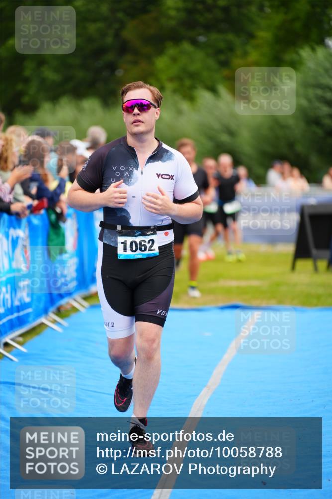30.08.2026 - Elbe Triathlon Hamburg LAZAROV Photography http://msf.ph/oto/10058788 30.08.2026 11:32:10 Ziel 716, 729, 1026, 1062, 1170 meine-sportfotos.de