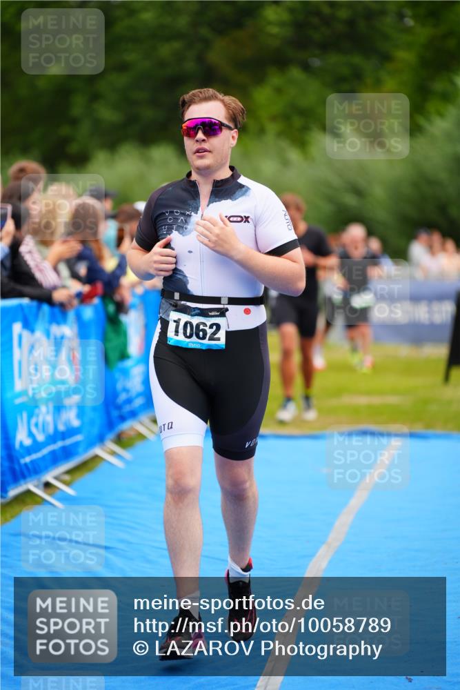 30.08.2026 - Elbe Triathlon Hamburg LAZAROV Photography http://msf.ph/oto/10058789 30.08.2026 11:32:10 Ziel 716, 729, 1026, 1062, 1170 meine-sportfotos.de
