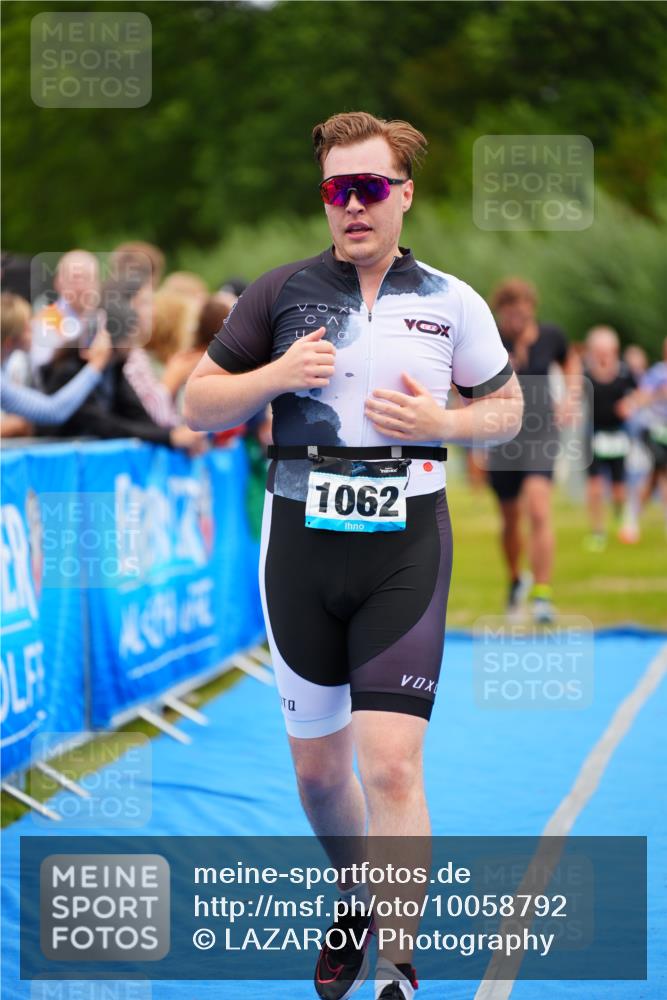 30.08.2026 - Elbe Triathlon Hamburg LAZAROV Photography http://msf.ph/oto/10058792 30.08.2026 11:32:11 Ziel 716, 729, 1026, 1062, 1170 meine-sportfotos.de